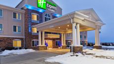 Holiday Inn Express & Suites Omaha I-80