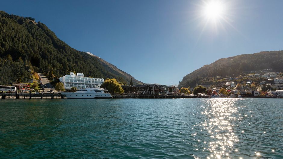 Crowne Plaza Queenstown Exterior