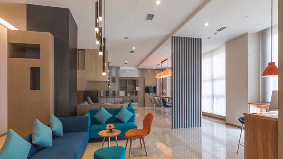 Holiday Inn Express Xichang City Center Lobby