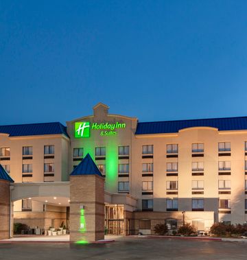Holiday Inn Hotel & Suites