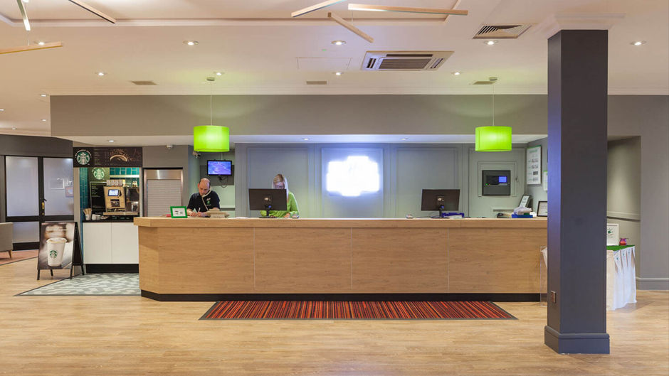 Holiday Inn Runcorn Lobby