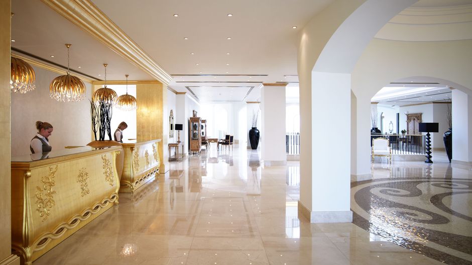 Laguna Resort & Spa Lobby