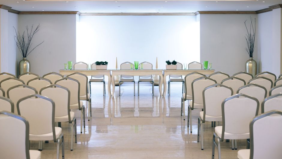 Laguna Resort & Spa Meeting