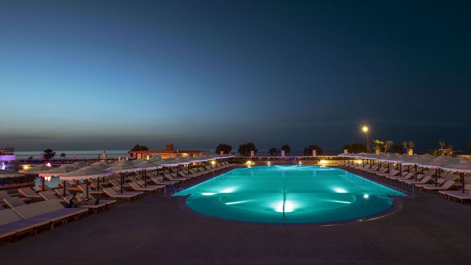 Laguna Resort & Spa Pool