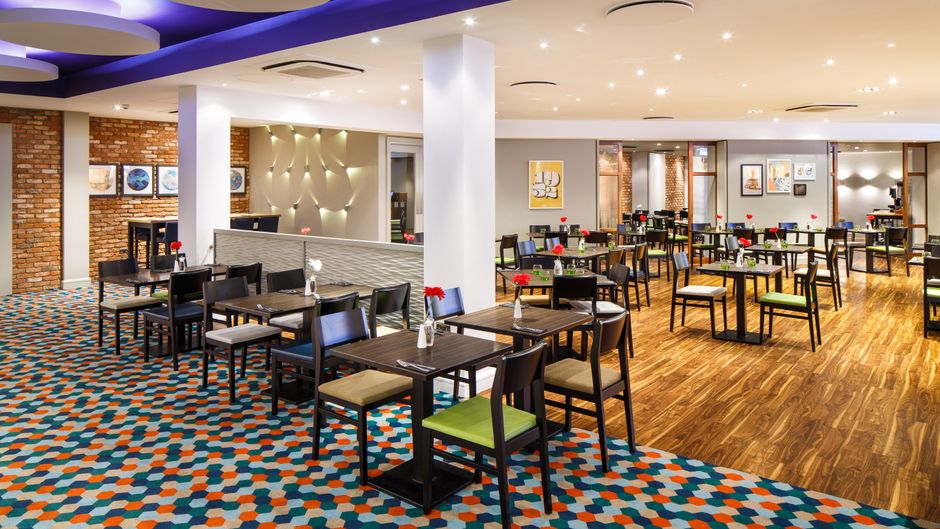 Holiday Inn London Heathrow Restaurant