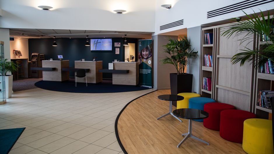 Holiday Inn Express London Stansted Arpt Lobby