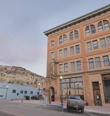 Victor Hotel