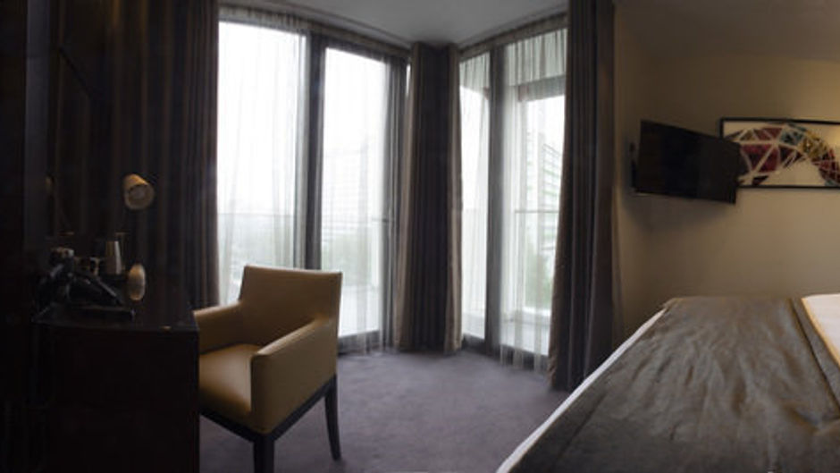 St George's Hotel Wembley Room