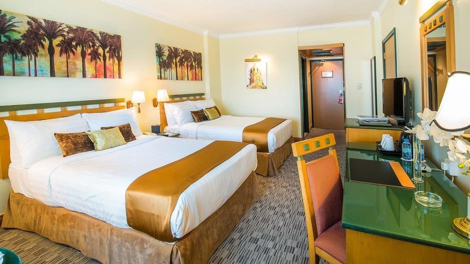 Hotel Holiday International Room