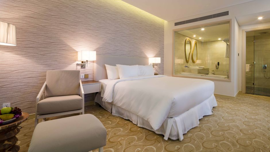 Diamond Bay Resort & Spa Suite