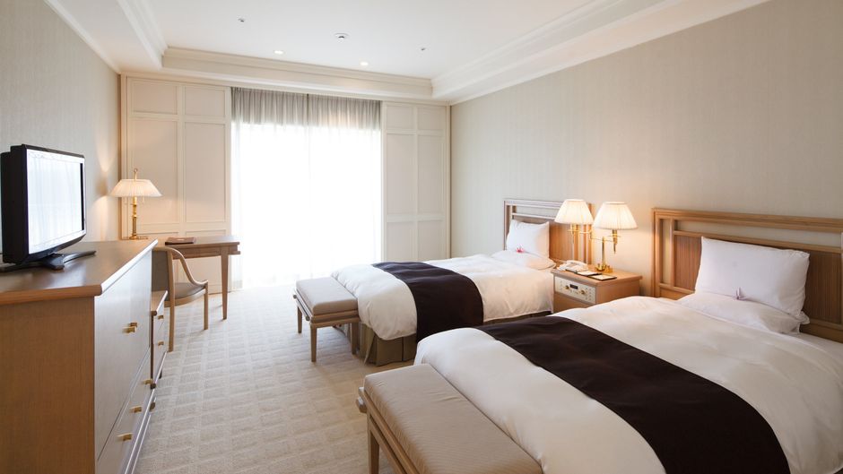 Okura Akademia Park Hotel Suite