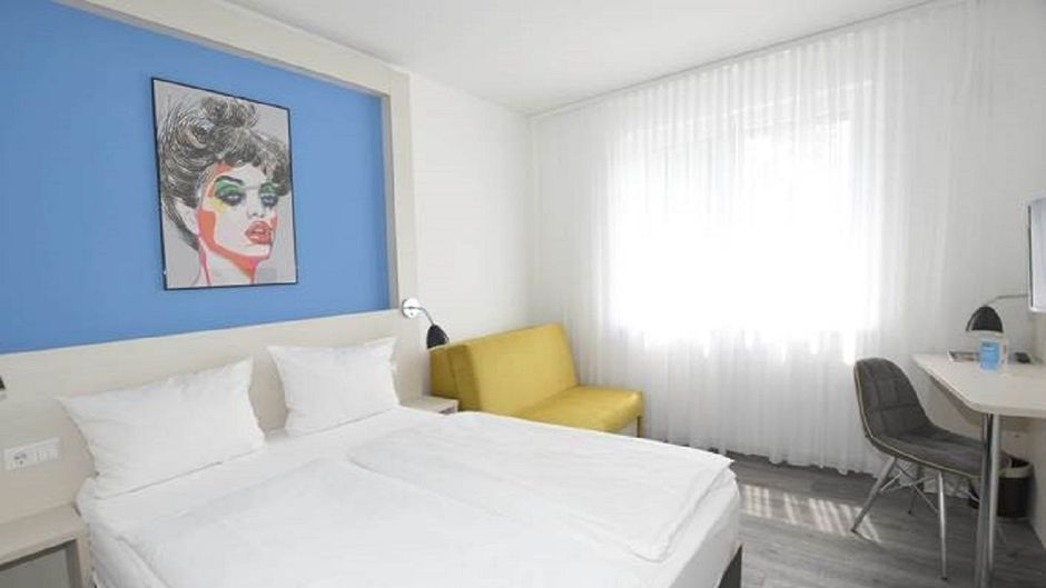 Hostel Art & Style Room