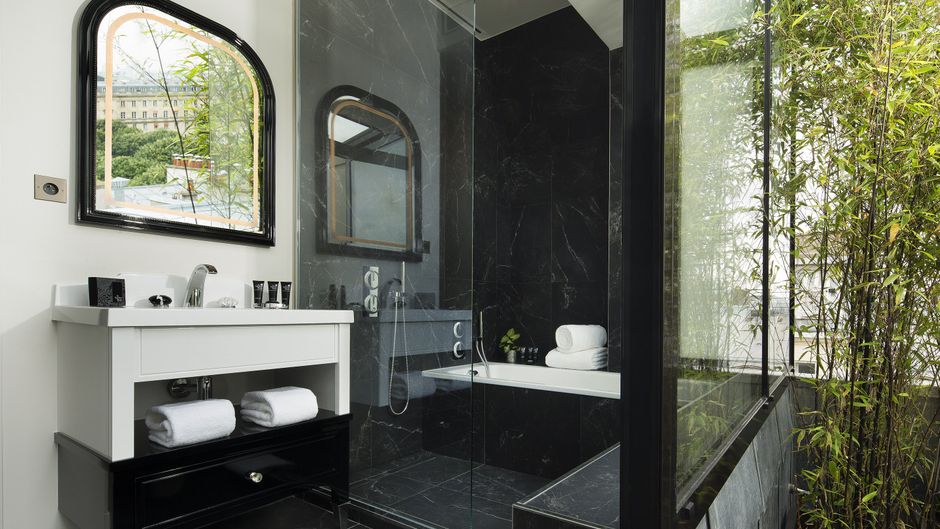 Le Narcisse Blanc & Spa Suite