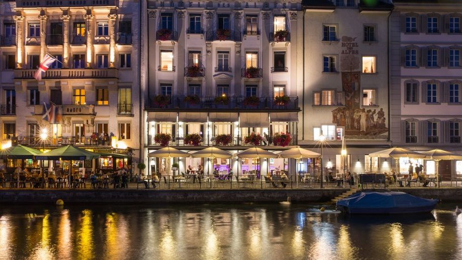 Hotel Des Alpes Exterior