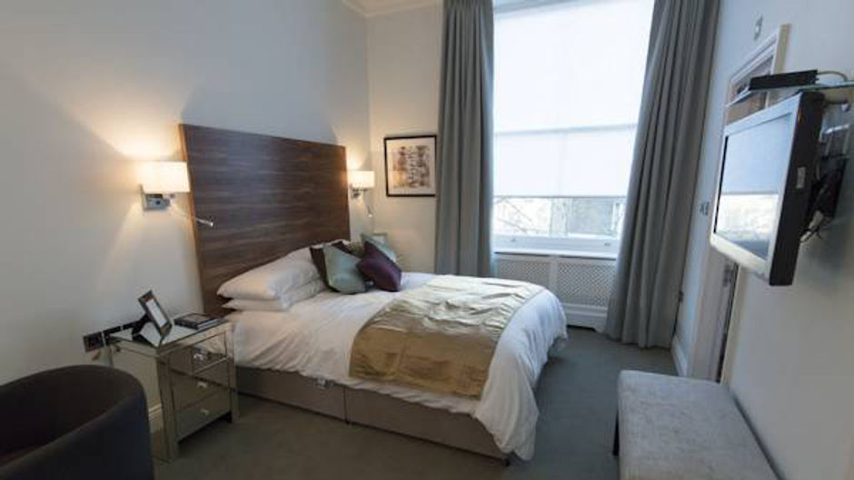 Commodore Hotel Room