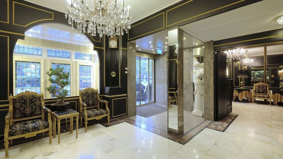 Apollofirst Hotel Lobby