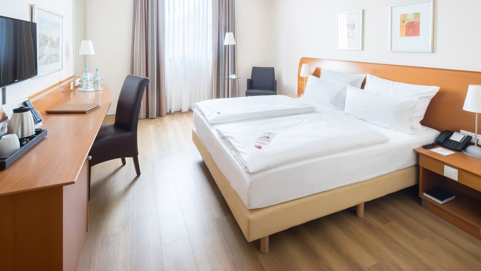 PhiLeRo Hotel Koeln Room