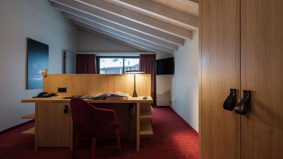 National Hotel Room