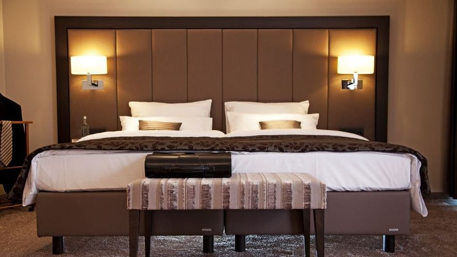 Hotel Favor Room