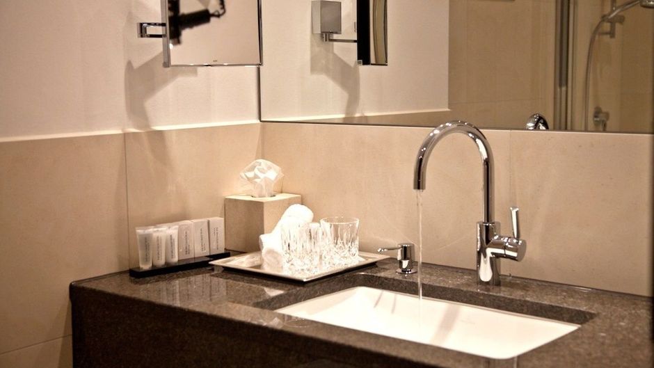 Hotel Favor Room