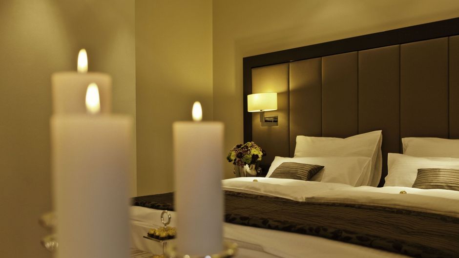 Hotel Favor Room