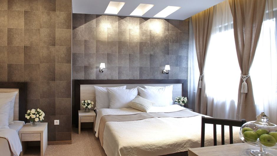Vozarev Room