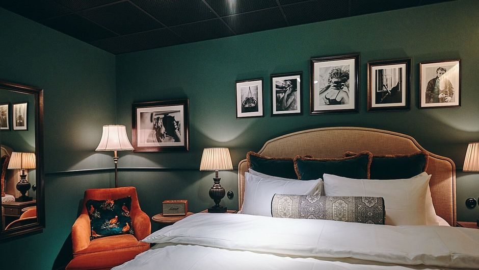 The Steam Hotel Room