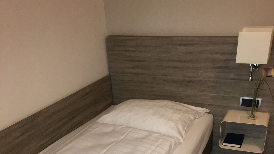 Hotel Schweizer Hof Room
