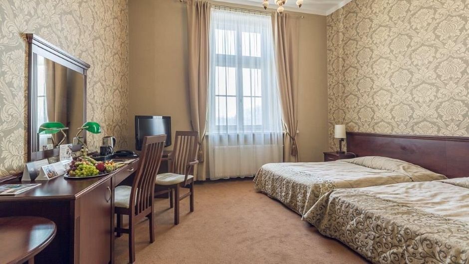 Royal Hotel Room