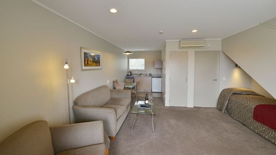 Brougham Heights Motel & Apartments Room