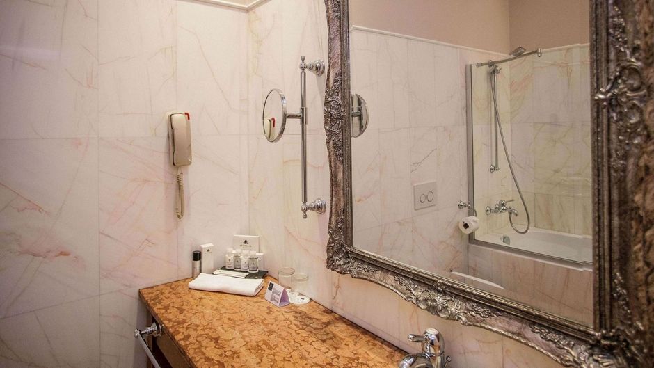 Hotel Leopolis Room