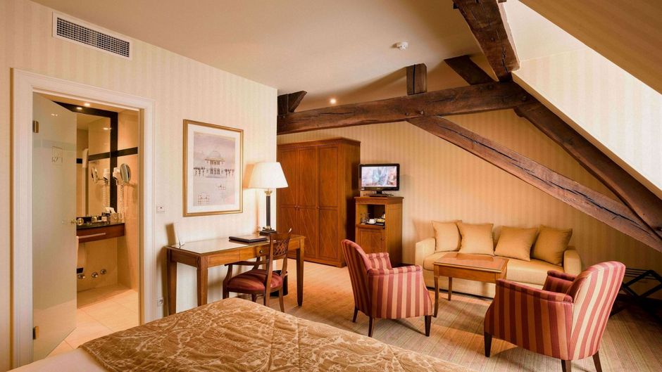 Dukes Arches Hotel Room