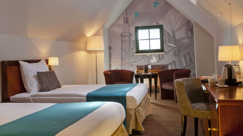 Hanza Hotel Room