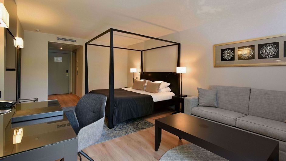 Martin's Chateau du Lac Room