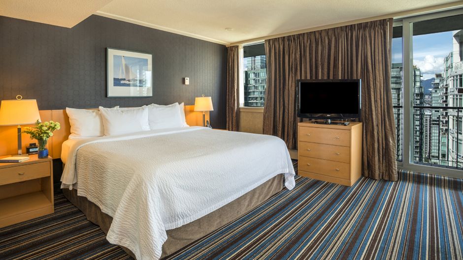 Blue Horizon Hotel Room