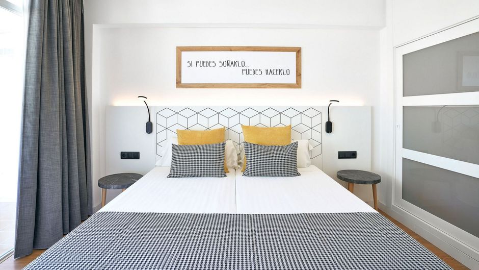 Hotel Flamboyan Room