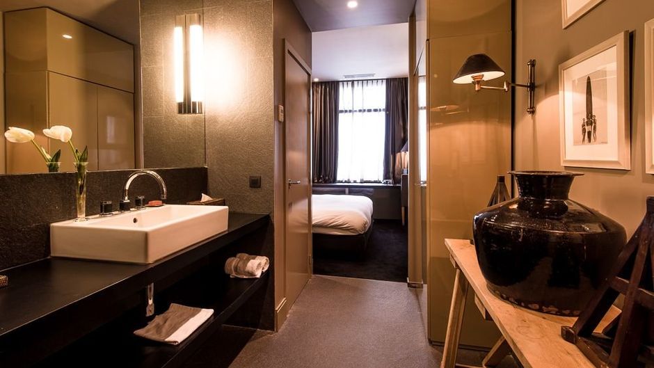 Les Nuits Hotel Room