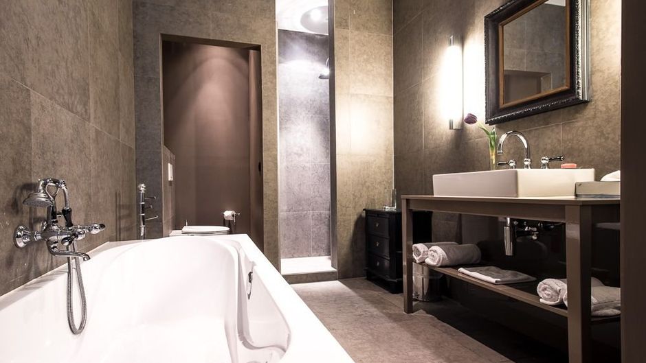 Les Nuits Hotel Room