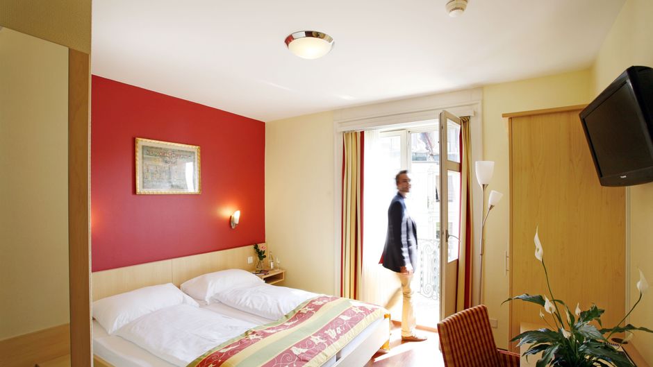 Hotel de la Paix Room
