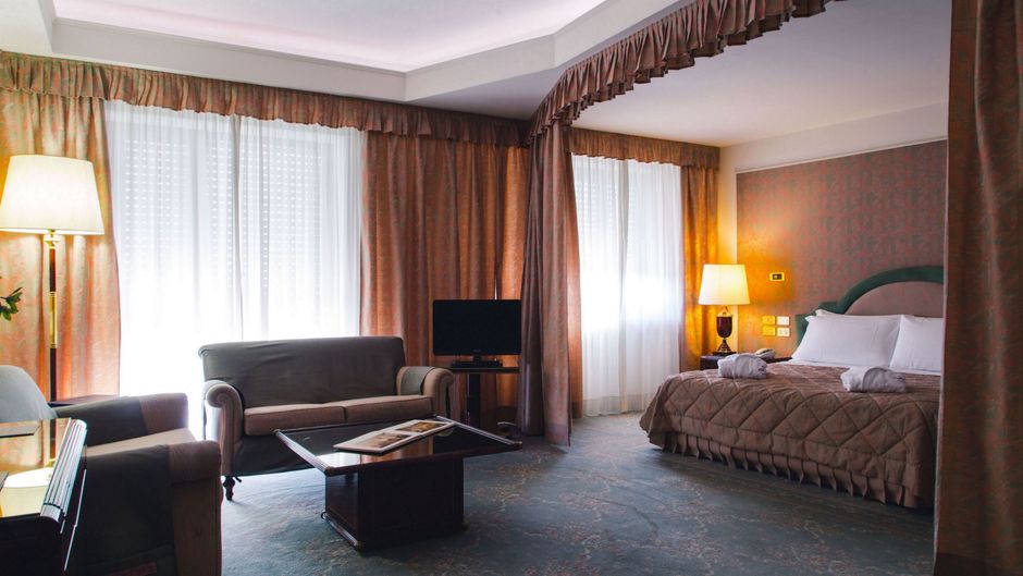 Grand Hotel Excelsior Room