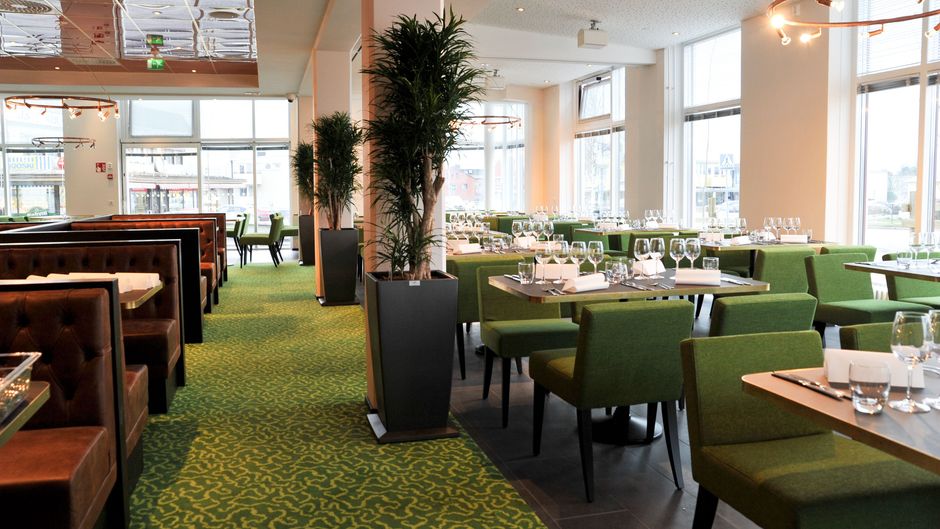 Hotel Red and Green Restaurant