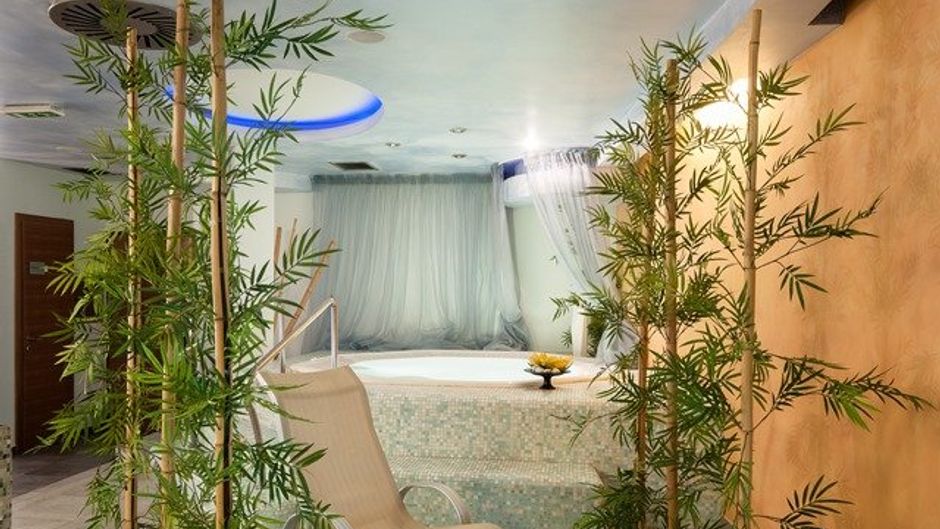 LifeDESIGN Hotel Pool