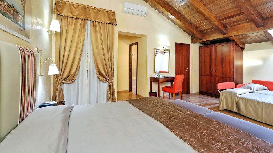Camelia Hotel Room