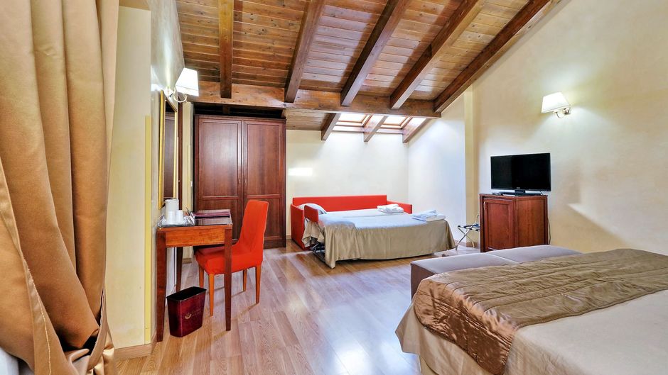 Camelia Hotel Room