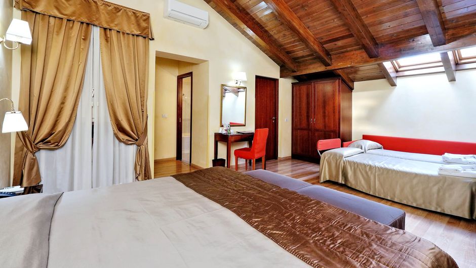 Camelia Hotel Room