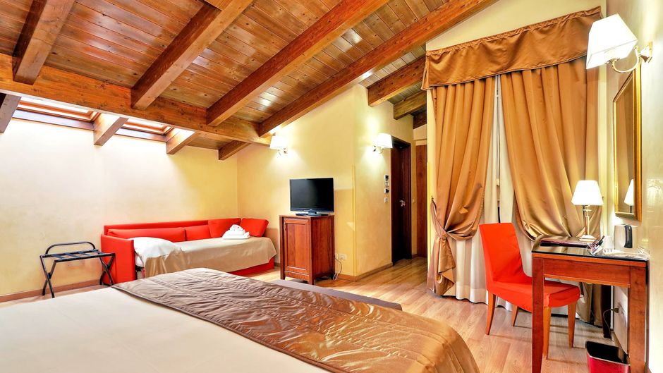 Camelia Hotel Room