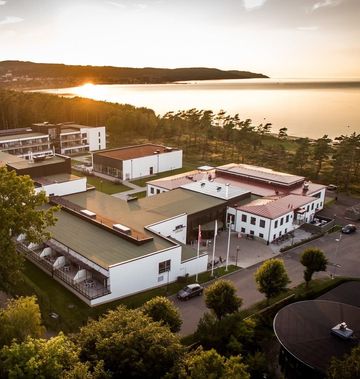 Riviera Hotel
