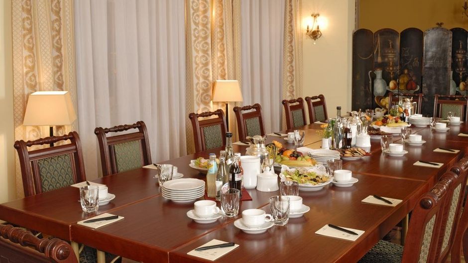 Myer's Hotel Berlin Meeting