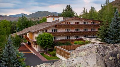 Knob Hill Inn
