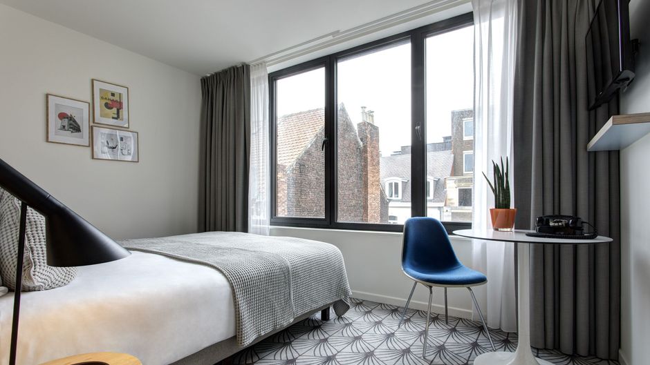 Vintage Hotel Brussels Room